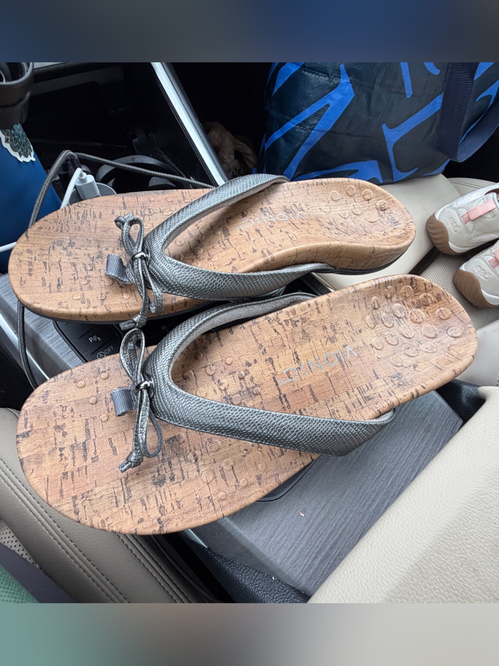 Vionic Metallic Gray Cork-Style Thong Sandals 10